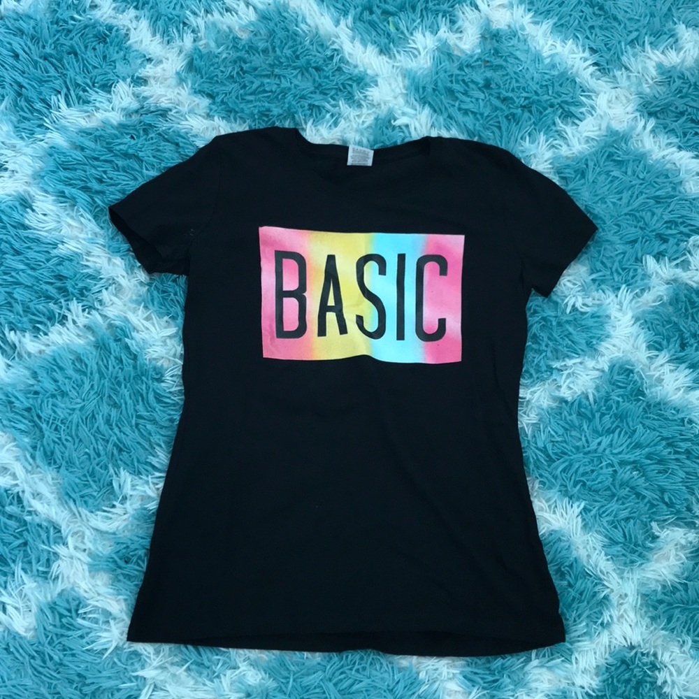 BASIC Graphic Tee Size: S